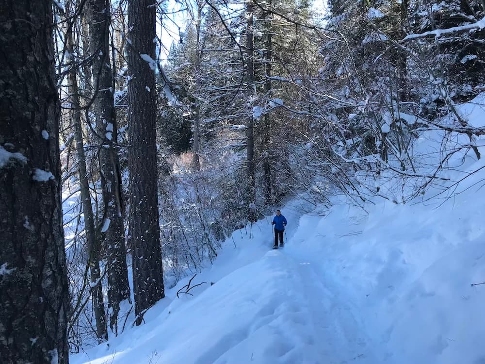 Snowshoeing at Lake Wenatchee